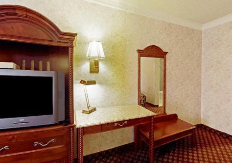 Americas Best Value Inn & Suites - Fontana Camera foto